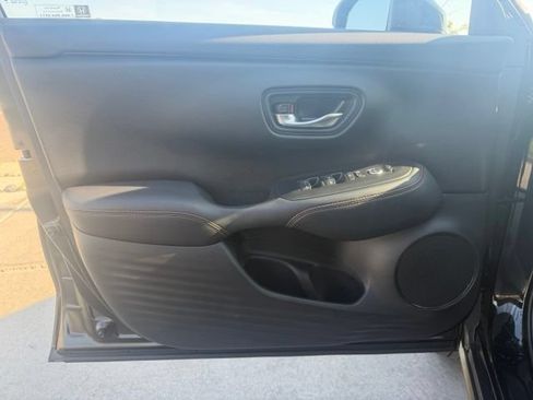Used 2025 Honda HR-V Sport image 10