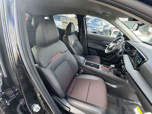 New 2026 Nissan Kicks SR w/ Cold Weather Package image 23