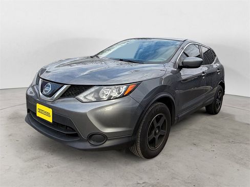 Used 2019 Nissan Rogue Sport S image 1