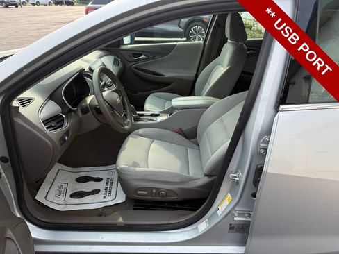 Used 2020 Chevrolet Malibu LT FWD image 12