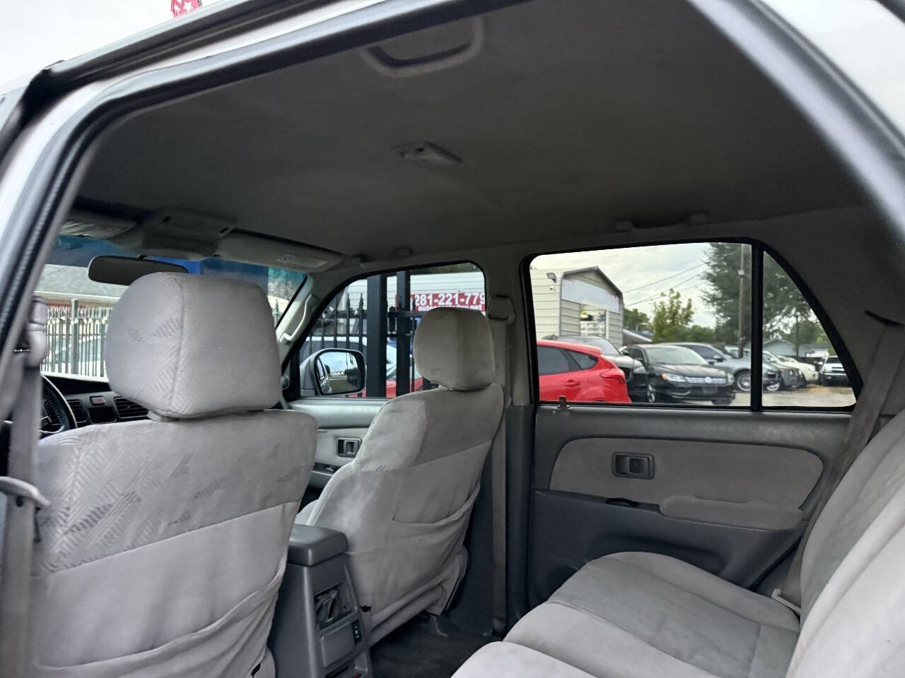 Used 2001 Toyota 4Runner SR5 AWD/4WD image 18