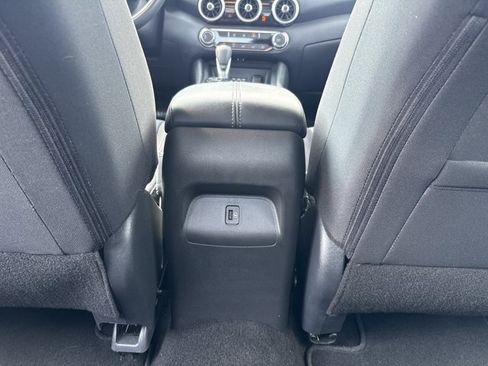 Used 2025 Nissan Sentra SV FWD image 22