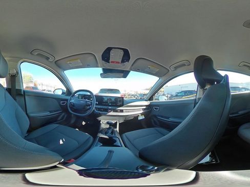 Used 2025 Kia K4 LXS image 37