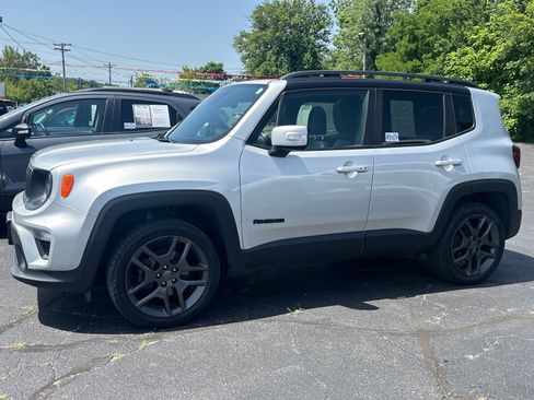 Used 2019 Jeep Renegade Limited w/ Quick Order Package 22P AWD/4WD image 3