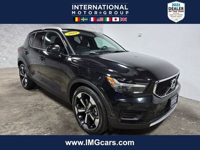 Used 2019 Volvo XC40 T5 Momentum