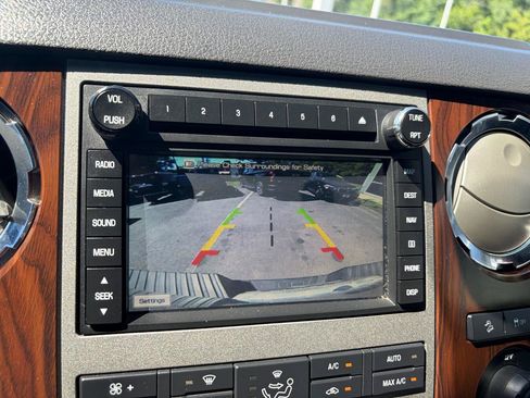 Used 2012 Ford F250 Lariat w/ Lariat Ultimate Pkg AWD/4WD image 33