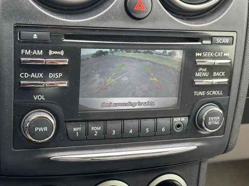 Used 2015 Nissan Rogue S w/ Convenience Package FWD image 6