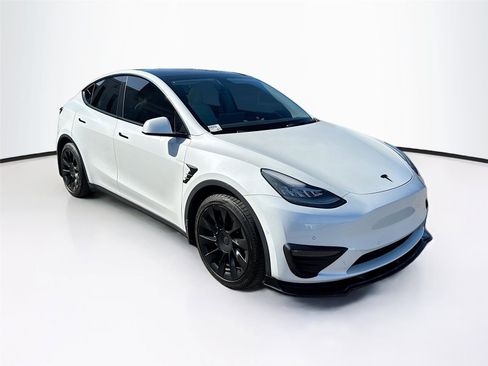 Used 2021 Tesla Model Y Long Range image 1