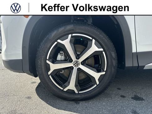 New 2026 Volkswagen Tiguan SE AWD/4WD image 11