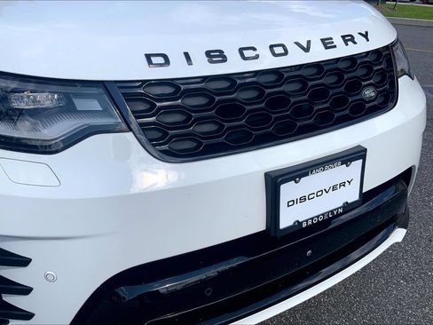 Used 2024 Land Rover Discovery Dynamic SE AWD/4WD image 6