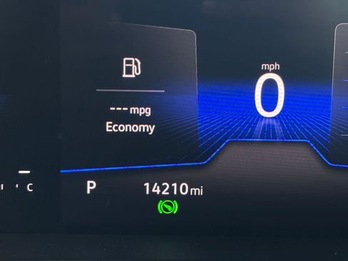 Used 2025 Volkswagen Jetta SE image 40