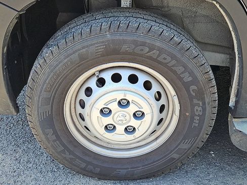 Used 2025 RAM ProMaster 2500 w/ U-Haul Equipment Group FWD image 33