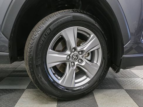 Used 2025 Toyota RAV4 XLE AWD/4WD image 16