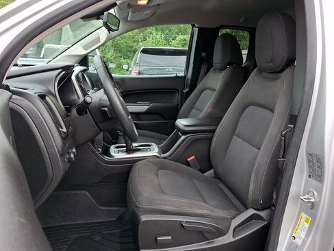 Used 2017 Chevrolet Colorado LT AWD/4WD image 11