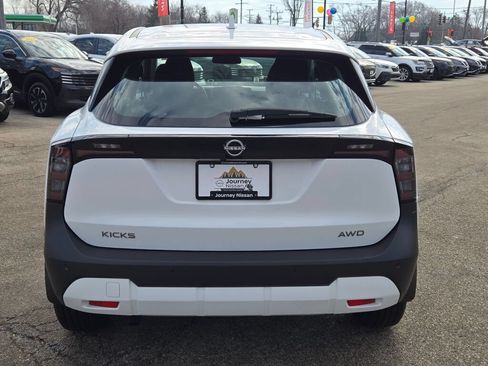 Used 2025 Nissan Kicks S AWD/4WD image 9