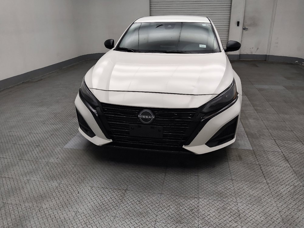 Used 2025 Nissan Altima 2.5 SV FWD image 15