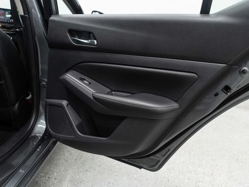 Used 2019 Nissan Altima 2.5 SL FWD image 25