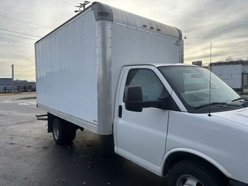 Used 2016 Chevrolet Express 3500 image 1