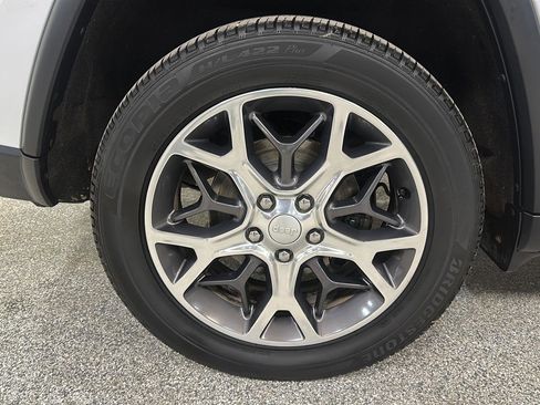 Used 2019 Jeep Grand Cherokee Limited w/ Trailer Tow Group IV image 9