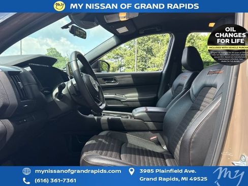 Used 2024 Nissan Pathfinder Rock Creek AWD/4WD image 11