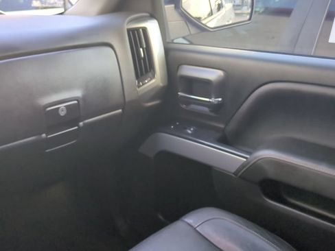 Used 2018 Chevrolet Silverado 1500 LT w/ Redline Edition AWD/4WD image 19