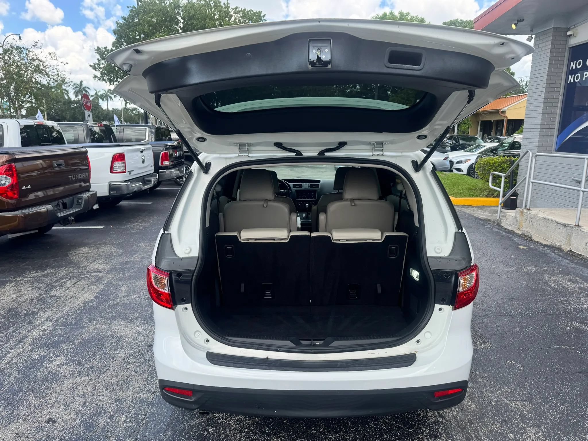 Used 2012 MAZDA MAZDA5 Grand Touring FWD image 8