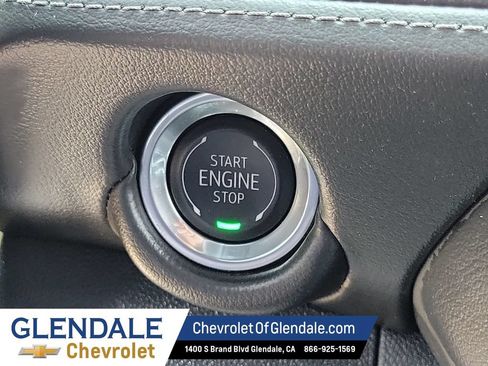Certified 2025 Chevrolet Suburban Z71 AWD/4WD image 35