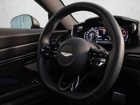 Used 2025 Aston Martin Vanquish RWD image 20