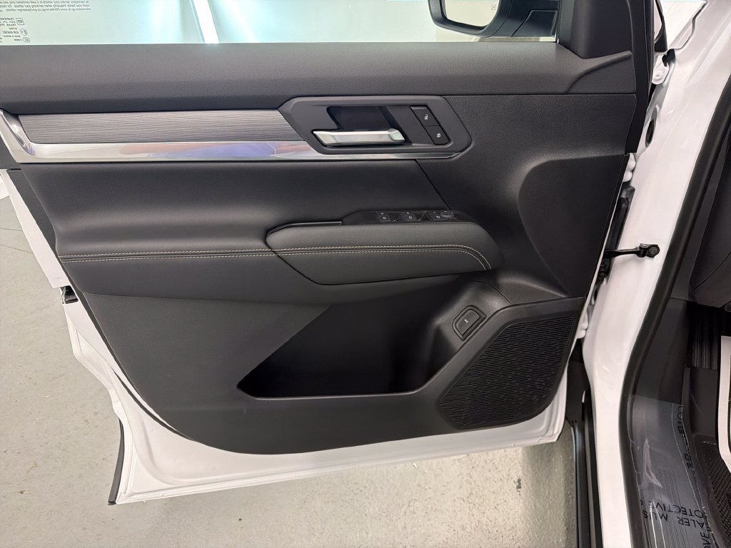New 2027 GMC Terrain Elevation w/ Elevation Premium Package FWD image 17