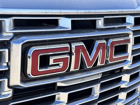 New 2026 GMC Yukon XL Denali w/ Denali Reserve Package image 30