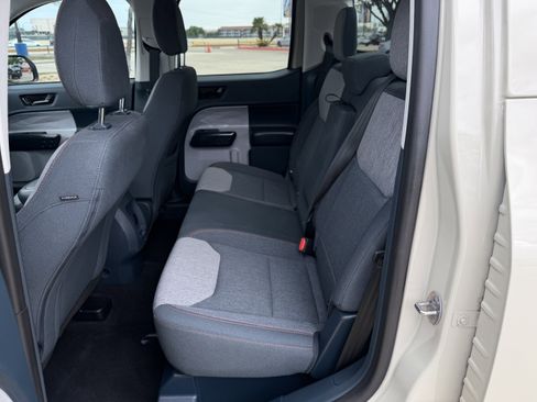 Used 2024 Ford Maverick XLT image 11