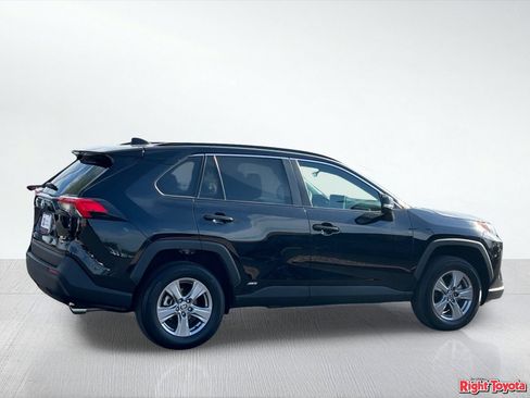 Certified 2025 Toyota RAV4 XLE AWD/4WD image 7
