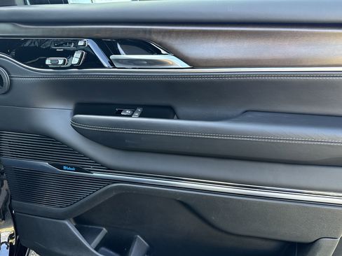 Used 2022 Jeep Grand Wagoneer Series I image 14