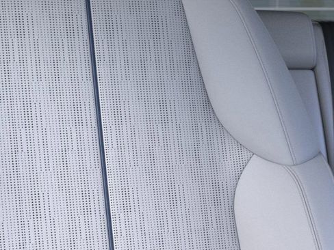 New 2026 Cadillac Optiq Luxury 2 image 21