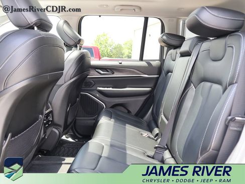 Used 2022 Jeep Grand Cherokee Limited 4xe w/ Luxury Tech Group II AWD/4WD image 19