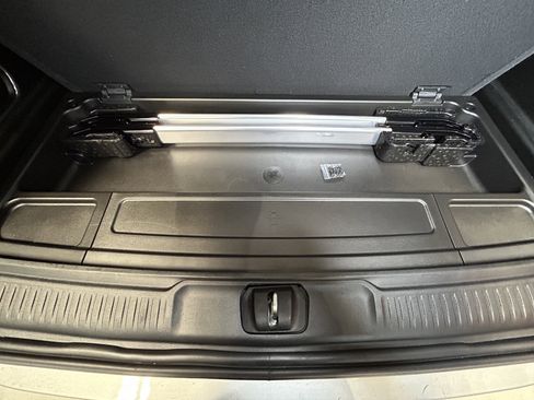 Certified 2022 Jeep Wagoneer Series III w/ Premium Group I image 9