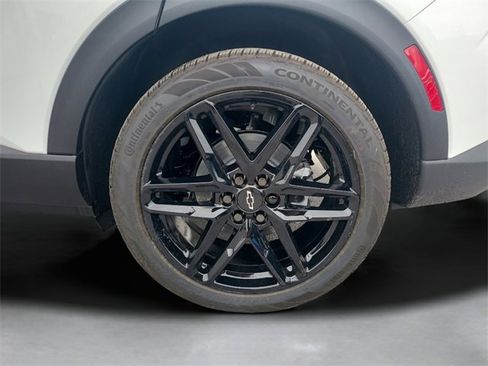 New 2026 Chevrolet Equinox EV LT image 11