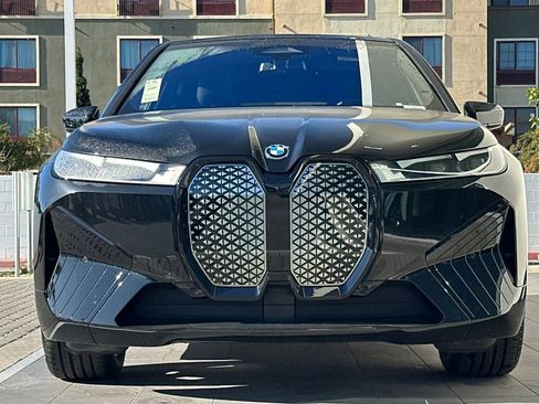 Used 2023 BMW iX xDrive50 w/ Premium Package AWD/4WD image 8