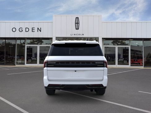 New 2026 Lincoln Navigator Reserve AWD/4WD image 5