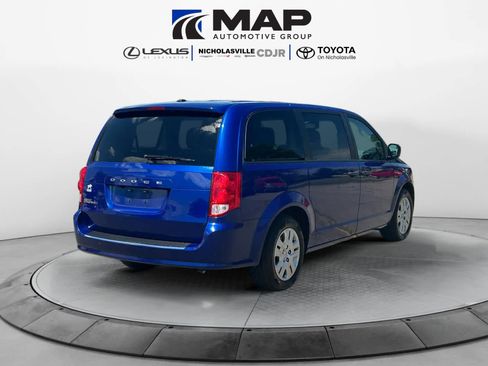 Used 2019 Dodge Grand Caravan SE w/ UConnect Hands-Free Group FWD image 5