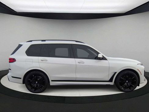 Certified 2023 BMW X7 xDrive40i w/ Executive Package image 9