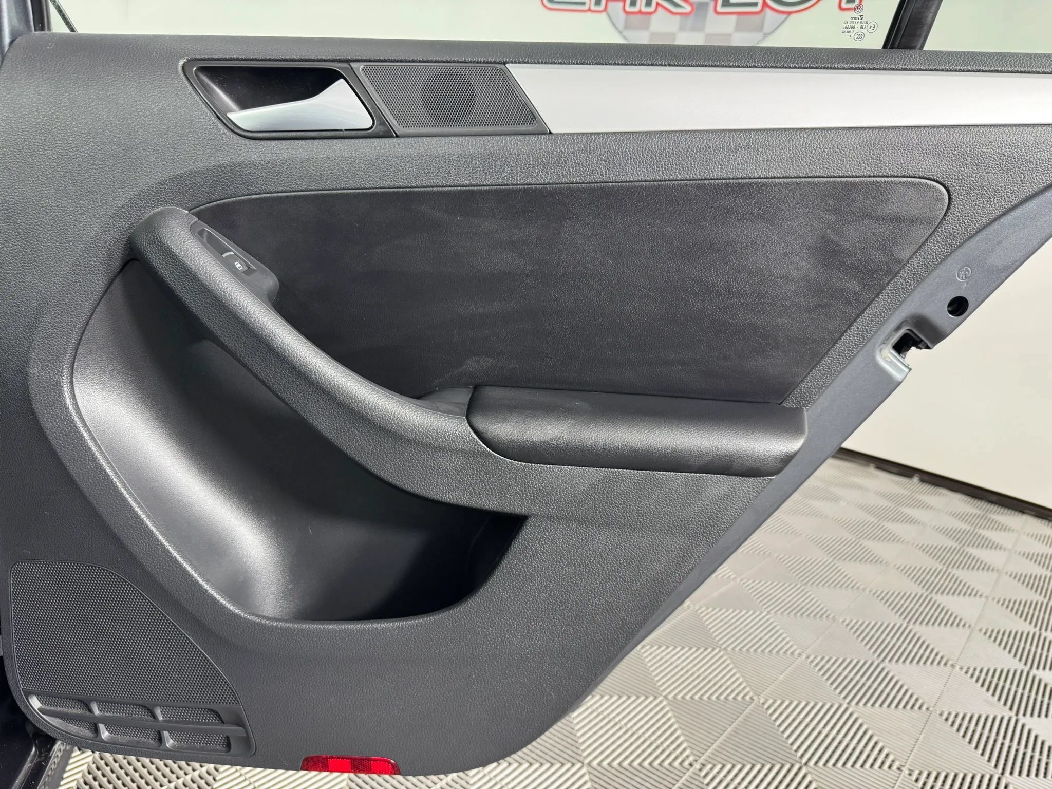 Used 2014 Volkswagen Jetta SE FWD image 38