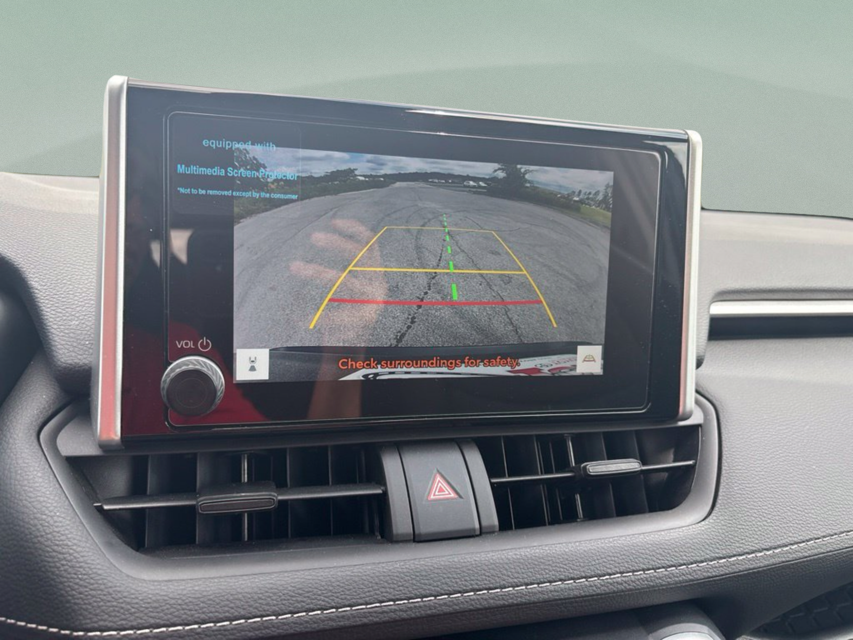 Used 2025 Toyota RAV4 XLE FWD image 16
