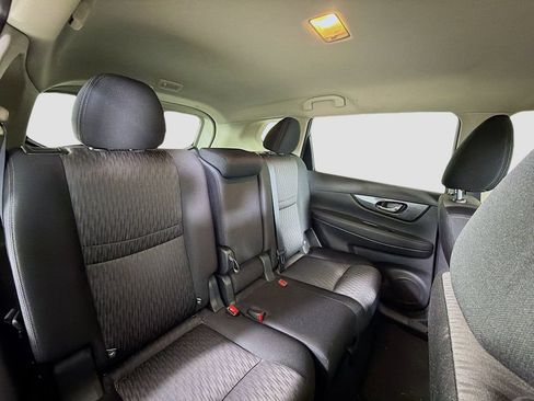 Used 2020 Nissan Rogue SV FWD image 26