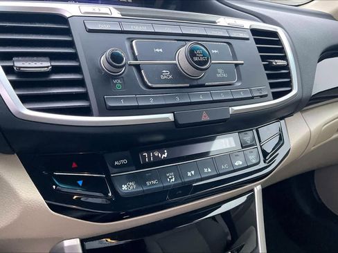 Used 2017 Honda Accord LX image 34