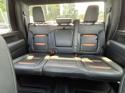 Used 2022 GMC Sierra 2500 AT4 w/ Snow Plow Prep/Camper Package AWD/4WD image 11