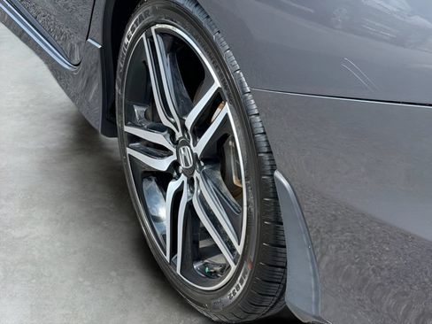 Used 2017 Honda Accord Sport image 11