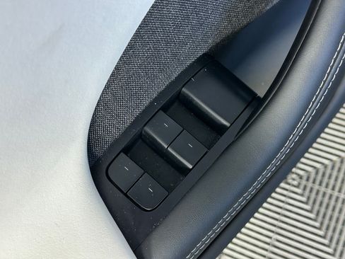 Used 2023 Tesla Model S Plaid image 17