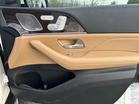 Certified 2024 Mercedes-Benz GLS 450 4MATIC image 27