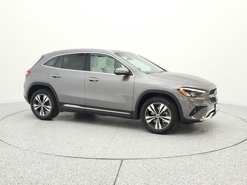 Used 2025 Mercedes-Benz GLA 250 image 3
